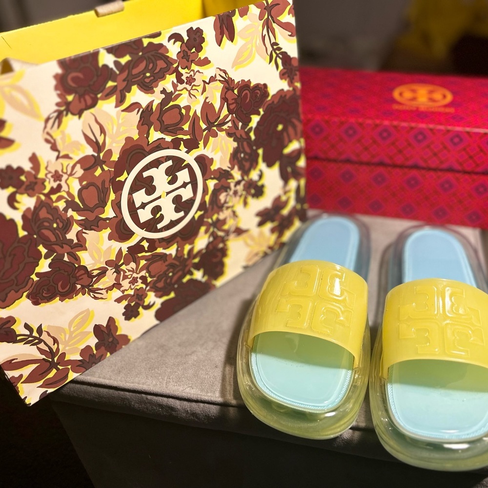 Tory Burch  gelly slides